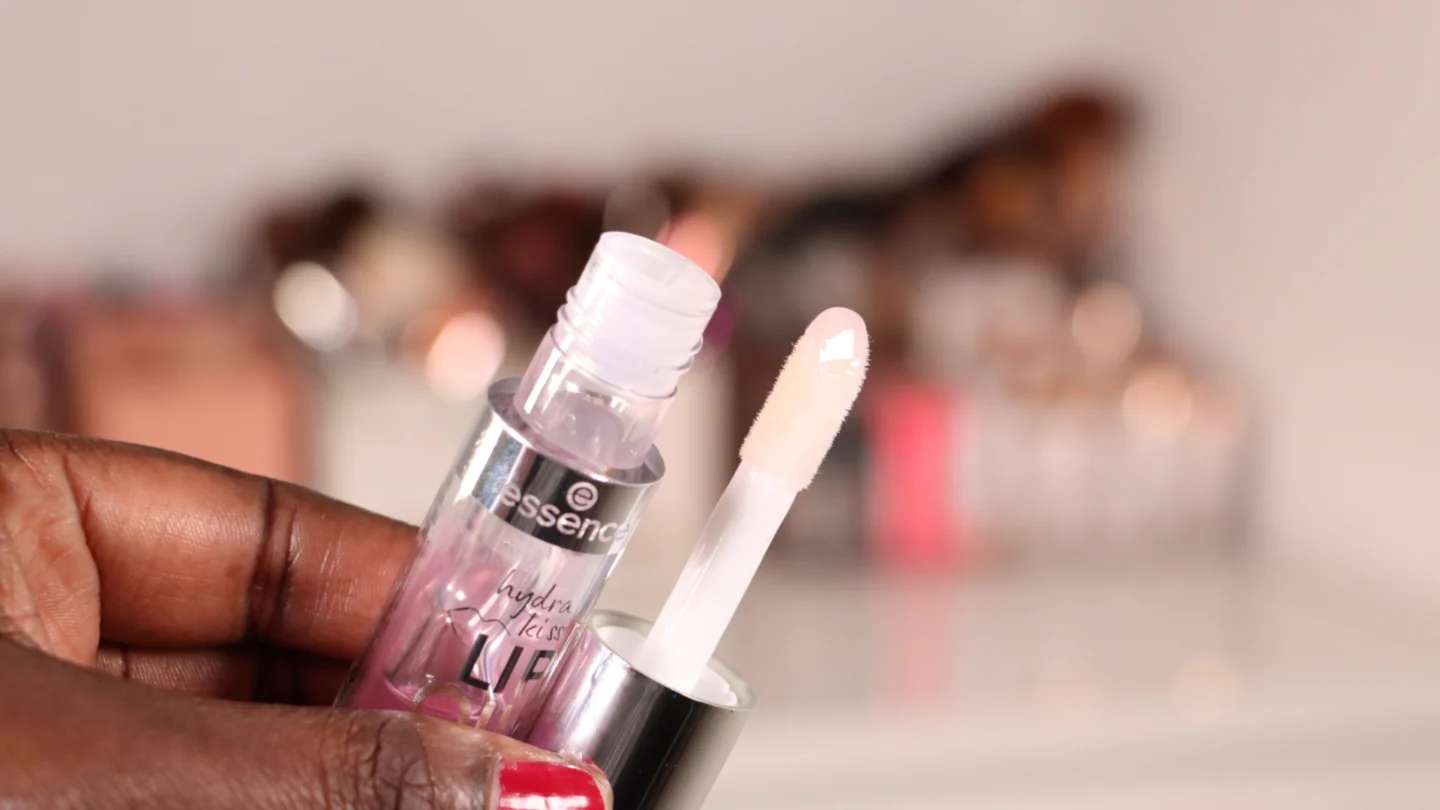 Essence Hydra Kiss Lip Oil: Wallet-Friendly Lip Nourishment